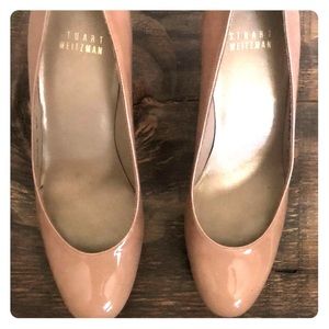 Lightly worn Stuart Weitzman nude pumps